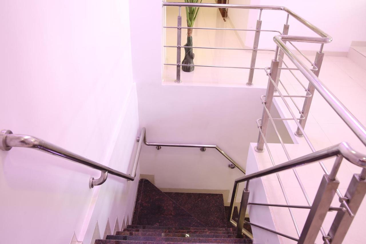 Hotel Apple Inn Νάβι Μουμπάι Εξωτερικό φωτογραφία